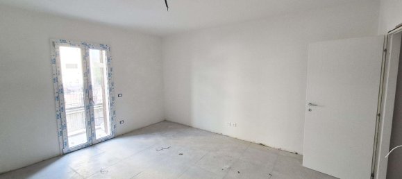 5 rooms House in Prato, Italy No. 91495 10