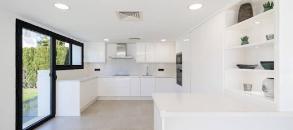 Casa de 4 dormitorios en Marbella, Spain No. 183366 16