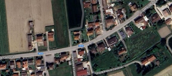 7-salle Appartement à Quistello, Italy No. 186647 3