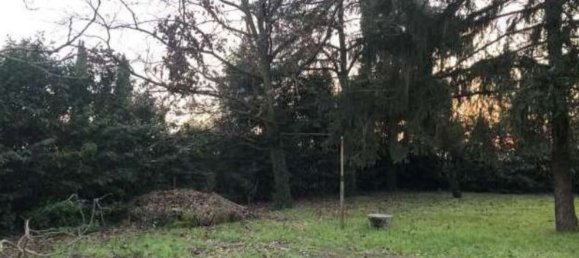 7-salle Appartement à Quistello, Italy No. 186647 11