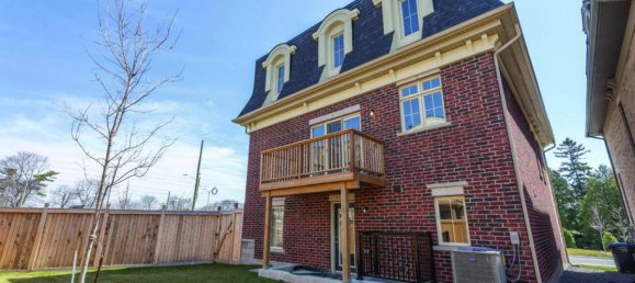 3 bedrooms House in Mississauga, Canada No. 879 5