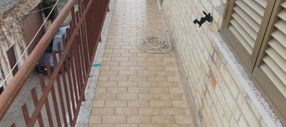 Casa de 6 habitaciónes en Colli del Tronto, Italy No. 17391 18