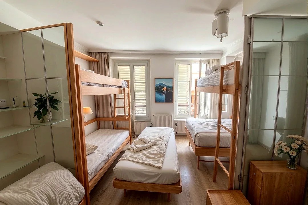 Studio in Paris, France No. 138524