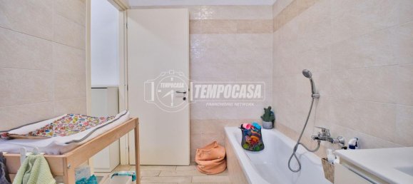Apartamento de 4 habitaciónes en Cameri, Italy No. 136212 15