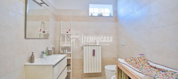Apartamento de 4 habitaciónes en Cameri, Italy No. 136212 16