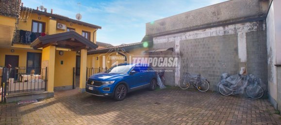 Apartamento de 4 habitaciónes en Cameri, Italy No. 136212 3