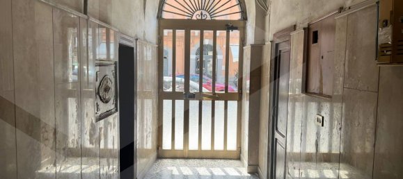 Квартира с 2 комнатами в Бари, Италия № 28514 30