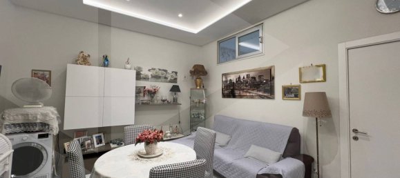 Квартира с 2 комнатами в Бари, Италия № 28514 5