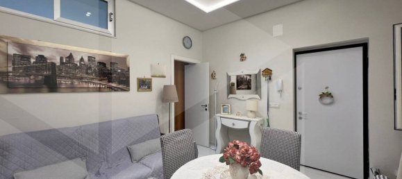 Квартира с 2 комнатами в Бари, Италия № 28514 6