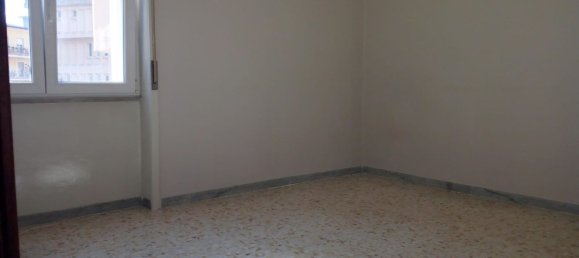 4 rooms Apartment in Avellino, Italy No. 78103 3