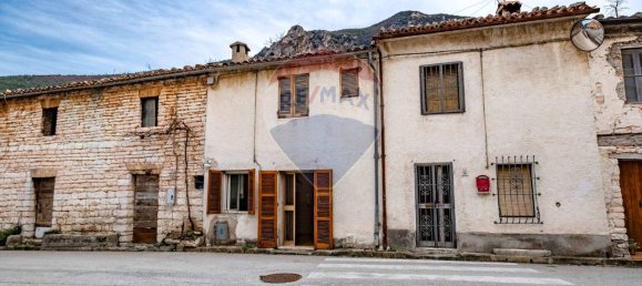 2-Zimmer Haus in Genga, Italy, Nr. 4550 8