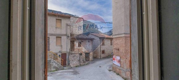 2-Zimmer Haus in Genga, Italy, Nr. 4550 6