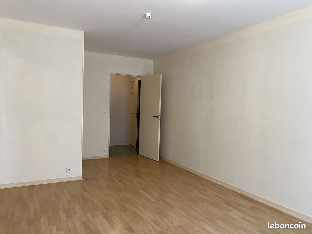 1 bedroom Apartment in Reims, France No. 95232