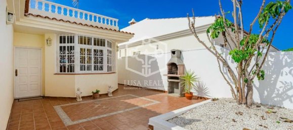 3 bedrooms Villa in Adeje, Spain No. 16408 2