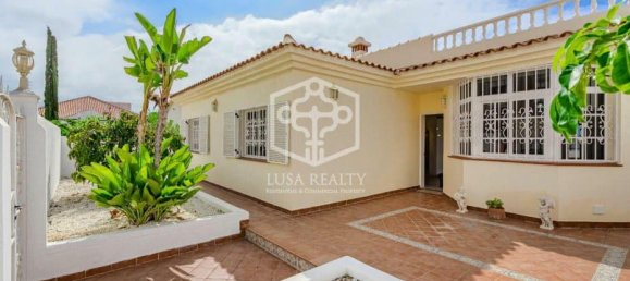 3 bedrooms Villa in Adeje, Spain No. 16408 3