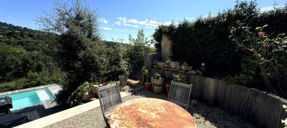 5 bedrooms House in Rhone, France No. 351696 2