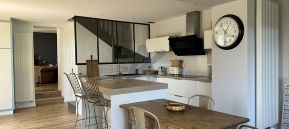 5 bedrooms House in Rhone, France No. 351696 5