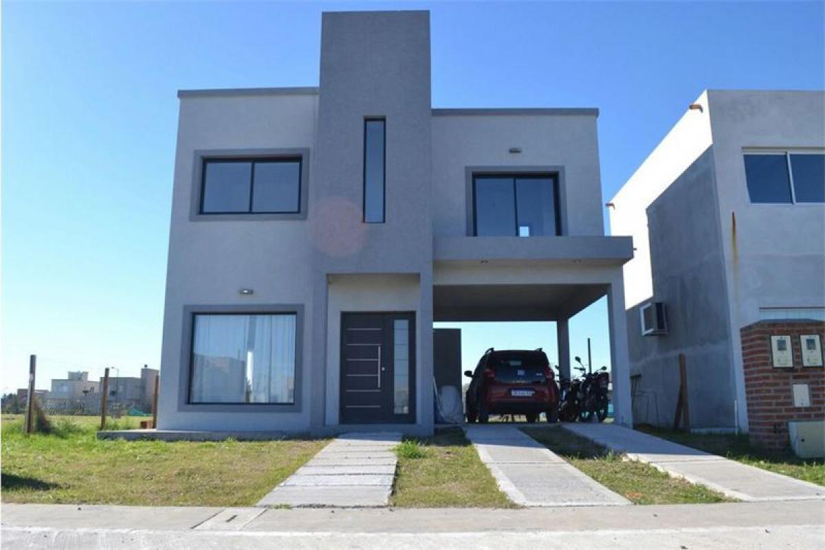 3 bedrooms House in Ezeiza, Argentina No. 9114