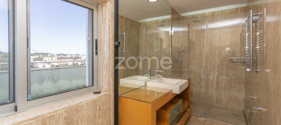 4 غرف نوم منزل ذو طابقين في Senhora da Hora, Portugal رقم 38147 31