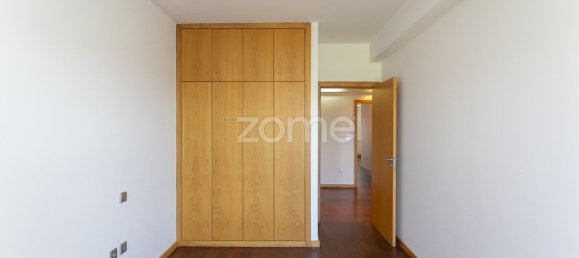 4 غرف نوم منزل ذو طابقين في Senhora da Hora, Portugal رقم 38147 19