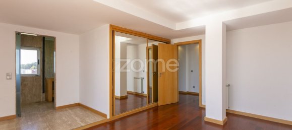 4 غرف نوم منزل ذو طابقين في Senhora da Hora, Portugal رقم 38147 29