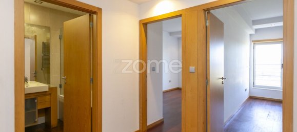 4 غرف نوم منزل ذو طابقين في Senhora da Hora, Portugal رقم 38147 18