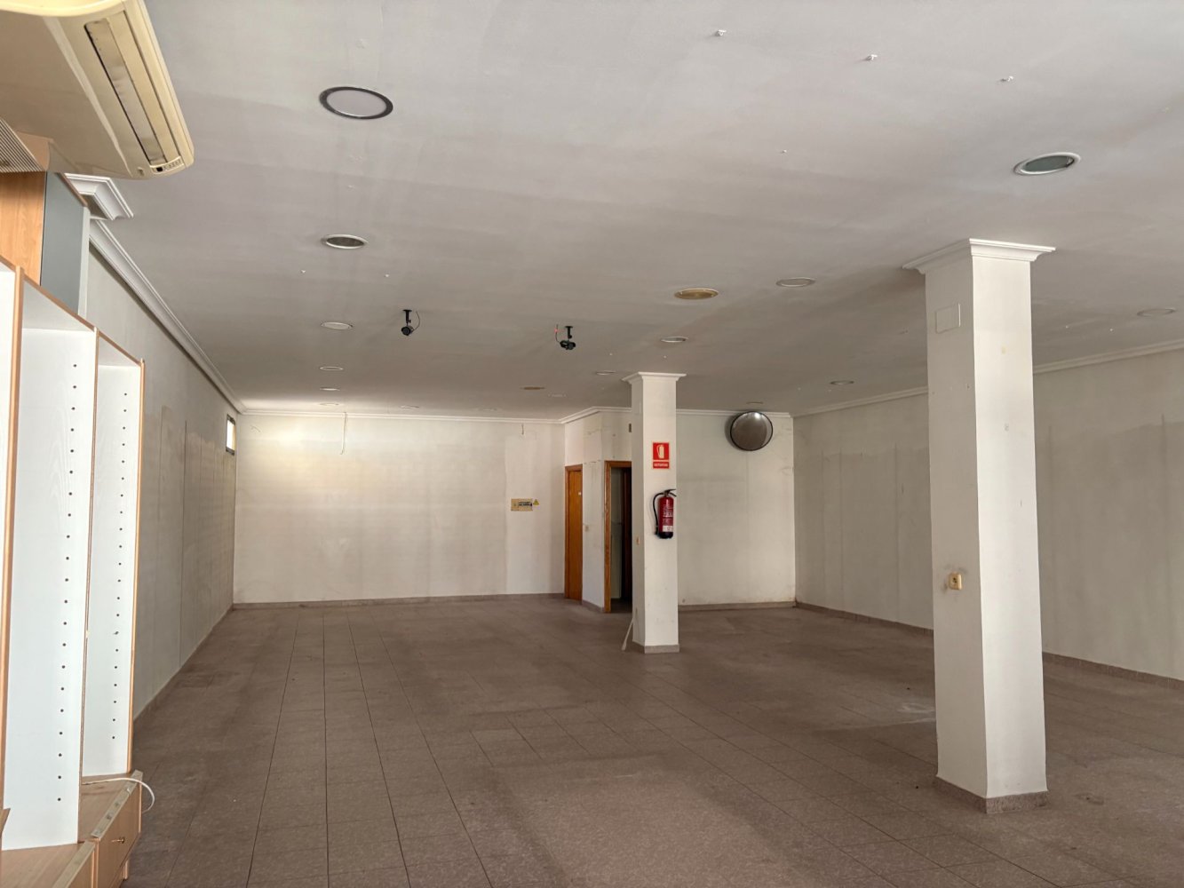 140m² Commercial property in Ciudad Real, Spain No. 196656