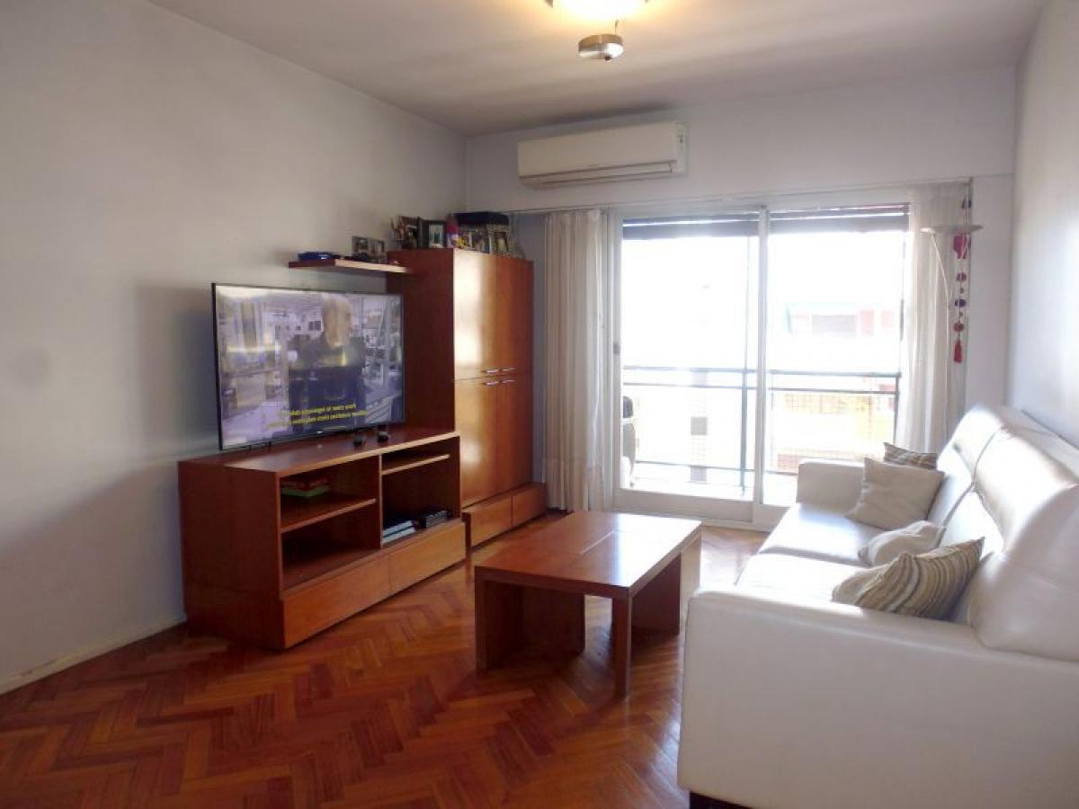 Apartamento de 4 dormitorios en Buenos Aires, Argentina No. 102782
