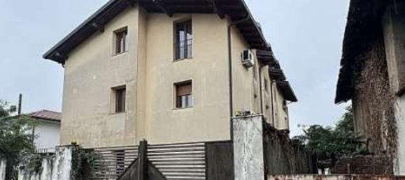 Gebäude in Gallarate, Italy 445m², Nr. 18382 5