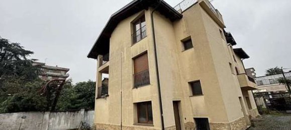 Gebäude in Gallarate, Italy 445m², Nr. 18382 6