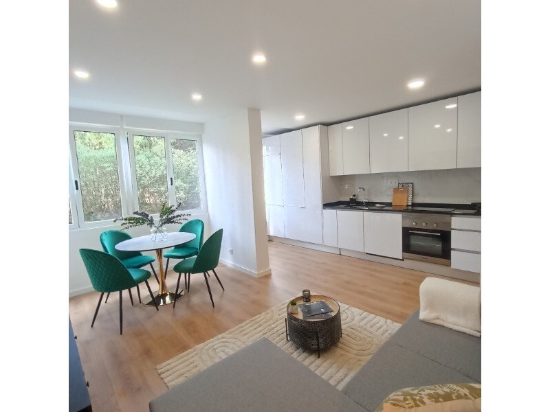 3 bedrooms Apartment in Lisbon, Portugal No. 352878