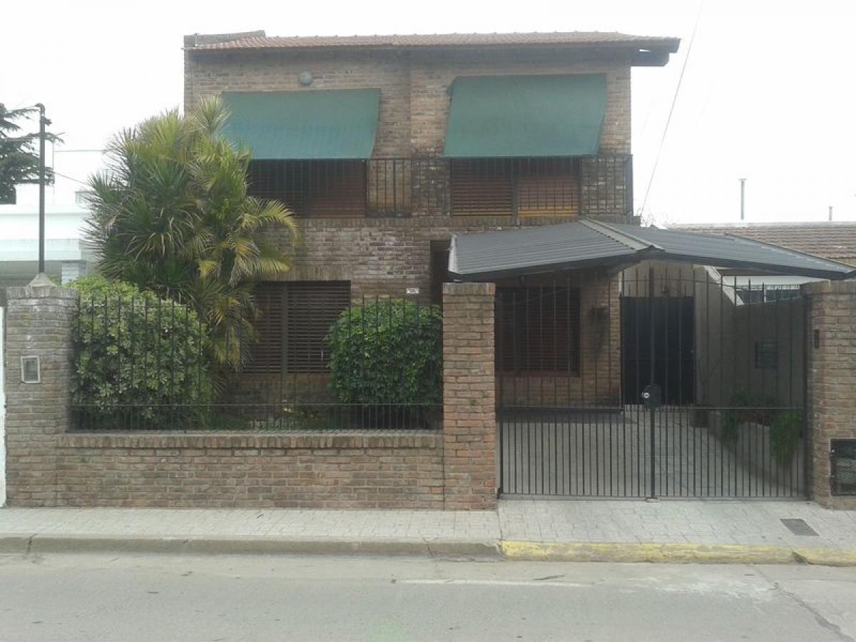 3 Schlafzimmer Haus in Almirante Brown, Argentina, Nr. 66880
