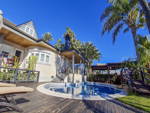 Villa de 5 dormitorios en San Pedro del Pinatar, Spain No. 181007