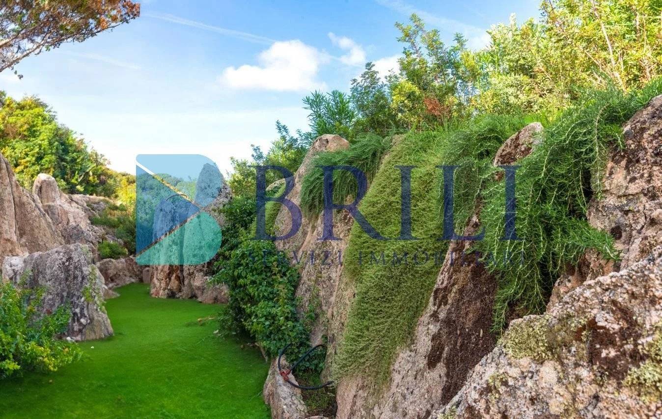 Apartamento de 4 dormitorios en Olbia, Italy No. 59355