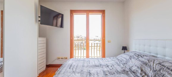 2 bedrooms Apartment in Rome, Italy No. 301219 6