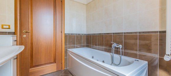 2 bedrooms Apartment in Rome, Italy No. 301219 11