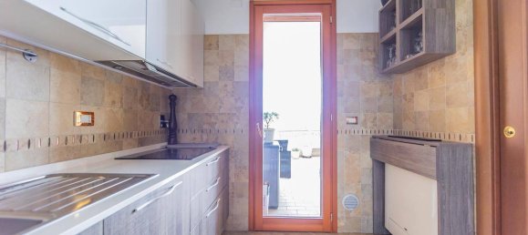 2 bedrooms Apartment in Rome, Italy No. 301219 4