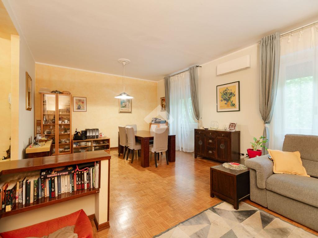 Apartamento de 3 divisões em Sesto San Giovanni, Italy N.º 378849