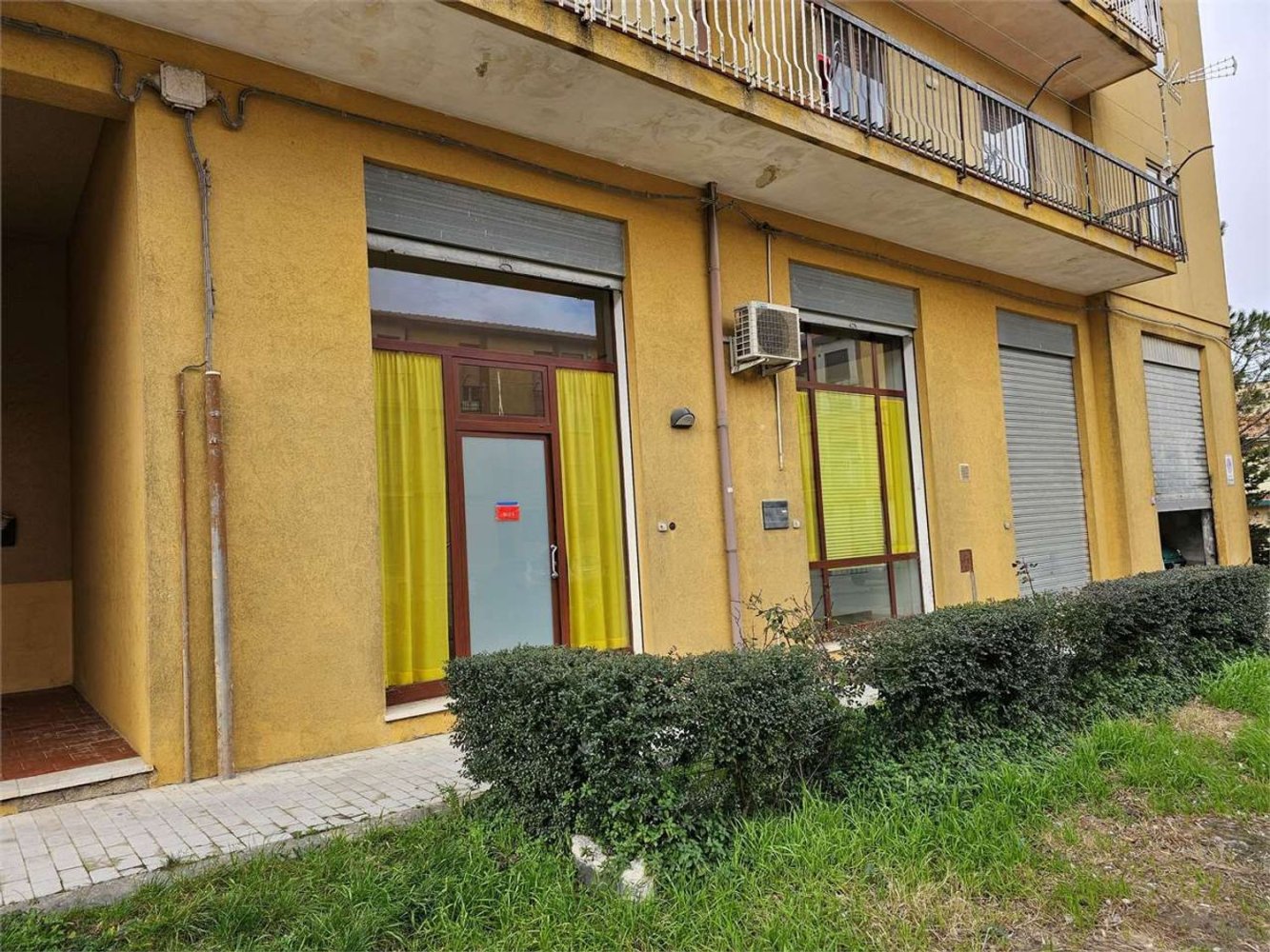 Oficina en Enna, Italy 48 m² No. 33779