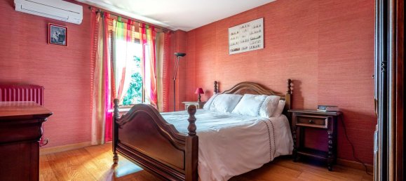 5 bedrooms House in Rhone, France No. 339081 12