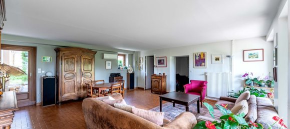 5 bedrooms House in Rhone, France No. 339081 7