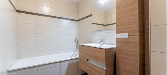 5 bedrooms House in Rhone, France No. 339081 15