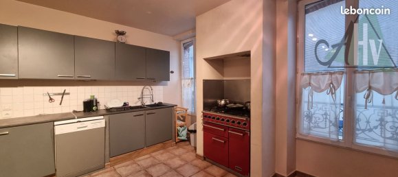 Adosado de 5 dormitorios en Sezanne, France No. 40129 10