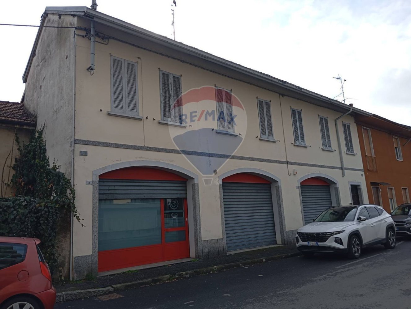 Gewerbliche Immobilie in Busto Arsizio, Italy 92m², Nr. 214231
