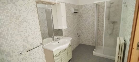 3-salle Appartement à Monteprandone, Italy No. 188290 17