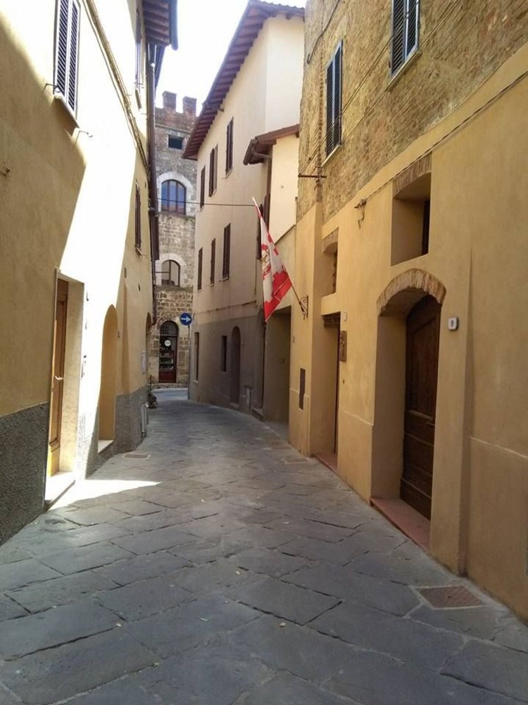 Apartamento de 4 habitaciónes en Chiusi, Italy No. 256068