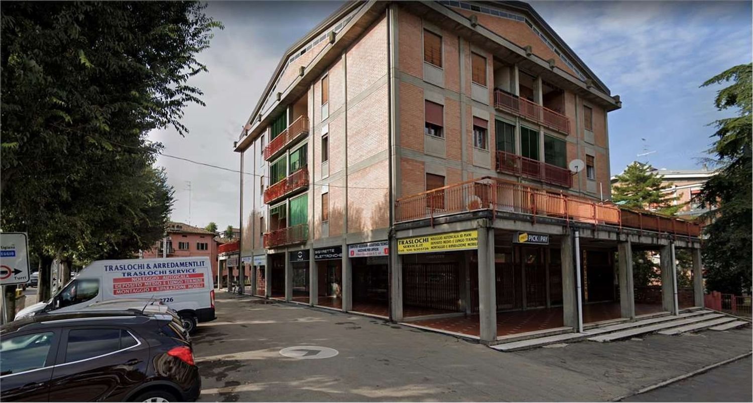 Коммерческая недвижимость 82м² в Реджо Эмилия, Италия № 11989