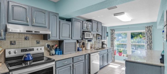 5 dormitorios villa en venta en Miami, Miami-Dade, Florida, USA № 615243 18