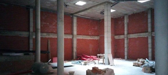 614m² Commercial property in Castellon de la Plana, Spain No. 140570 2