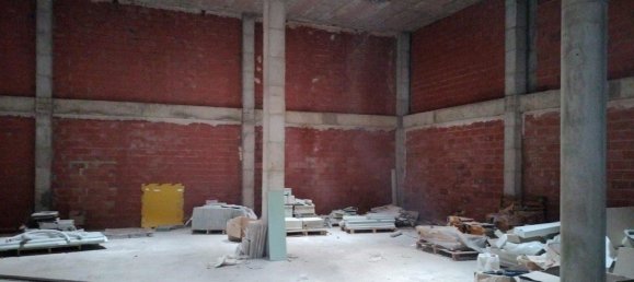 614m² Commercial property in Castellon de la Plana, Spain No. 140570 5